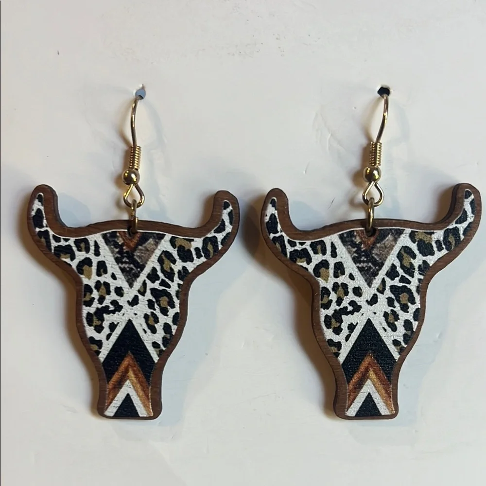 Leopard Print Bull Head Earrings - Picture 1 of 2